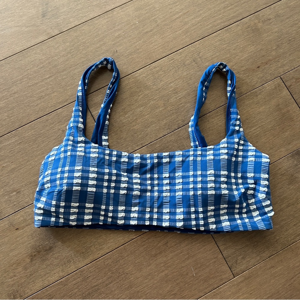Aerie swim top NWOT

Comes from smoke and pet free home